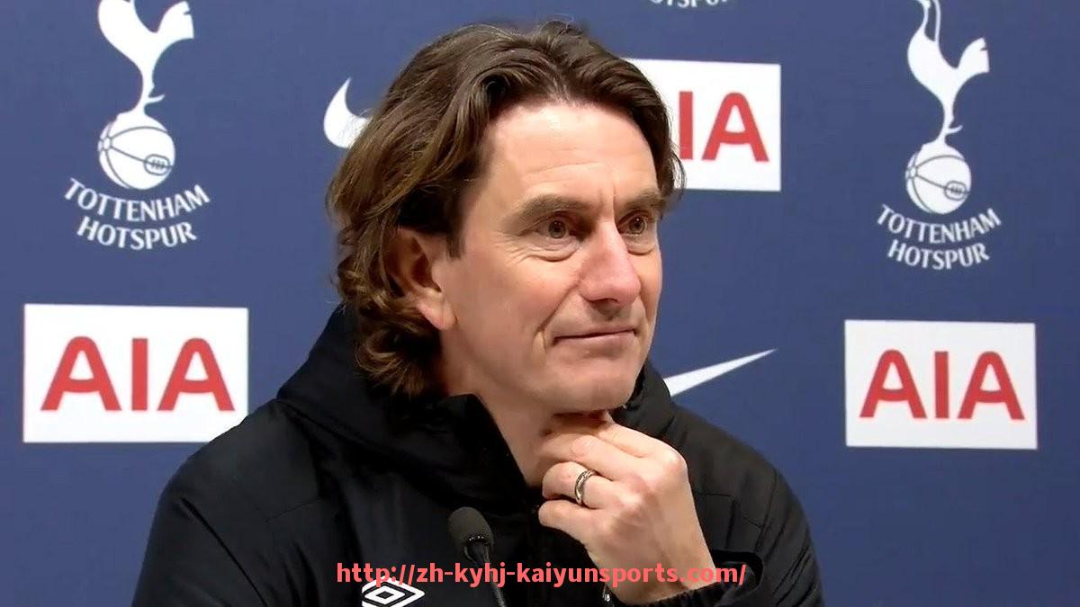 ky开云-安东尼·戴维斯在湖人与詹姆斯的组合中展示攻防一体的统治力